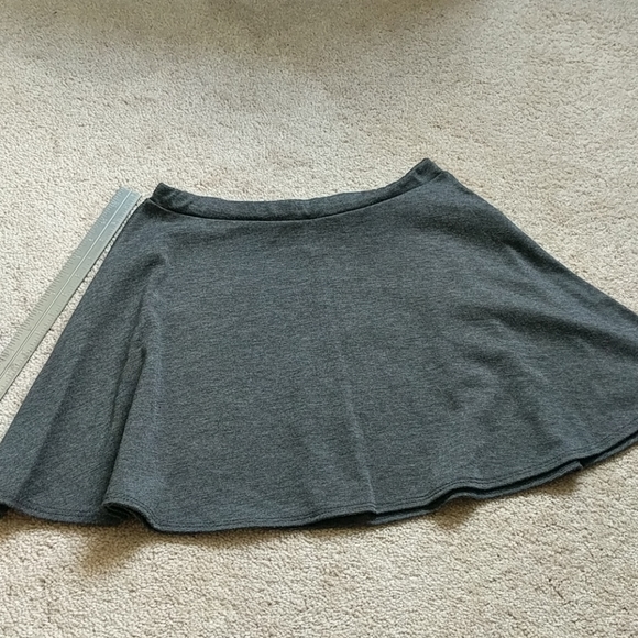 Comfy gray flare skirt - Picture 1 of 6